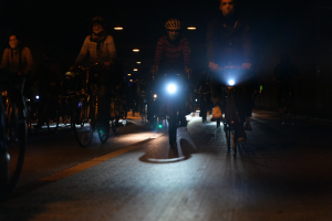 POL-BI: Dunkle Jahreszeit: Radfahrer leicht verletzt