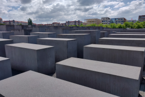 Nach Entscheidung gegen NRW: Liminski unterstützt weiterhin Yad Vashem