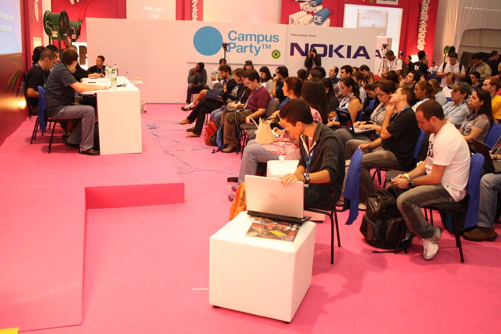 Kyle Cooke verrät bei Cannes Lions 'Virtual Reali-Tea' Live-Podcast-Aufnahme schockierende Details über seine Affären