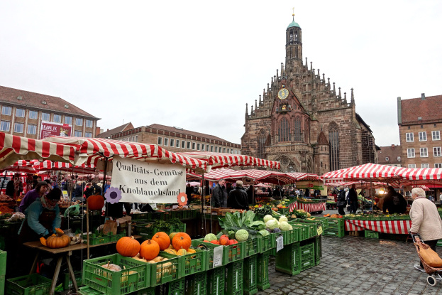 GZD: Bundesweite Schwerpunktprüfung gegen Schwarzarbeit - Zoll durchsucht Gastronomie und Beherbergung